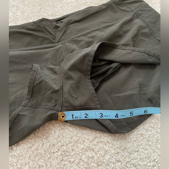 Lululemon Athletica Green Shorts - Size: 10 - Picture 8 of 9